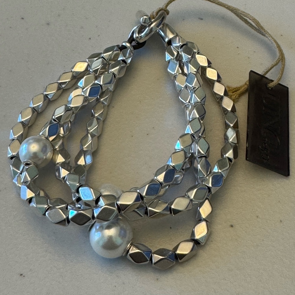 NEW UNO DE 50 Pearl End Bracelet Silver